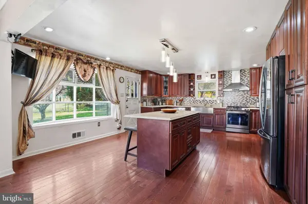 1516 REDWOOD LN, Wyncote, PA 19095