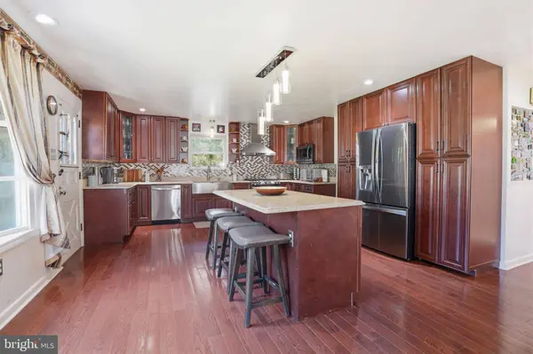 1516 REDWOOD LN, Wyncote, PA 19095