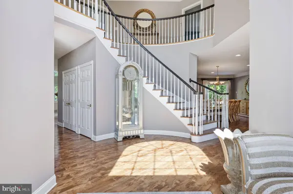 2 ROSSITER CIR, New Hope, PA 18938