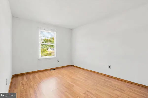 3218 LEELAND DR, Bensalem, PA 19020