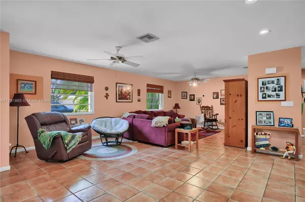 14101 SW 99th Ave, Miami, FL 33176