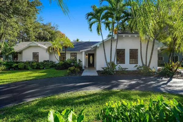 7620 SW 170th St, Palmetto Bay, FL 33157