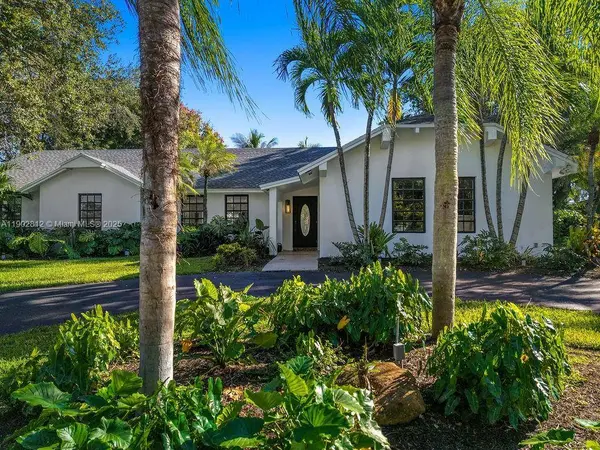 7620 SW 170th St, Palmetto Bay, FL 33157