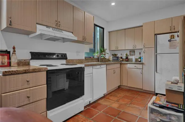 2790 SW 22nd Ave, Miami, FL 33133