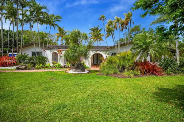 15280 SW 72nd Ave, Palmetto Bay, FL 33157