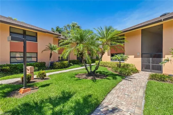 1512 Mainsail DR #10, Naples, FL 34114