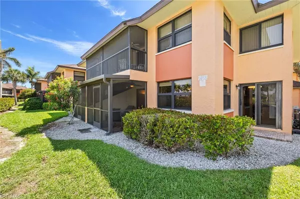 1512 Mainsail DR #10, Naples, FL 34114