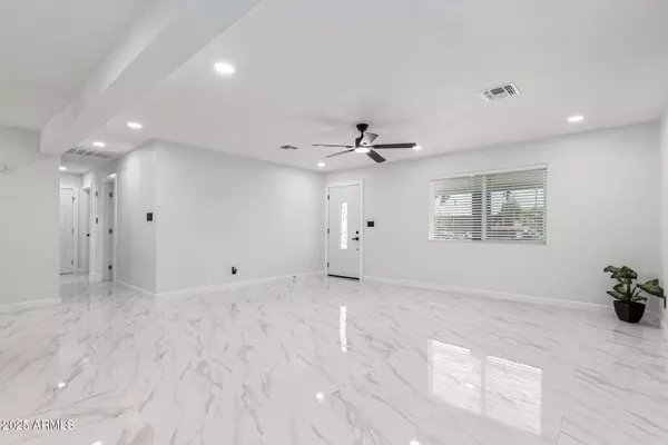 3308 N 40TH Avenue, Phoenix, AZ 85019