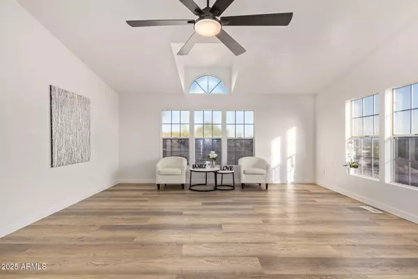 49039 N 24TH Avenue, New River, AZ 85087