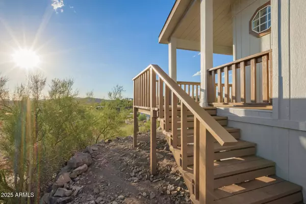 49039 N 24TH Avenue, New River, AZ 85087