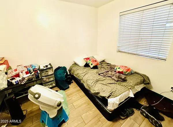 7567 W PASADENA Avenue, Glendale, AZ 85303