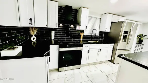 3301 E PALM Lane E, Phoenix, AZ 85008