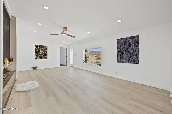 33235 S COLDWATER Road, Black Canyon City, AZ 85324