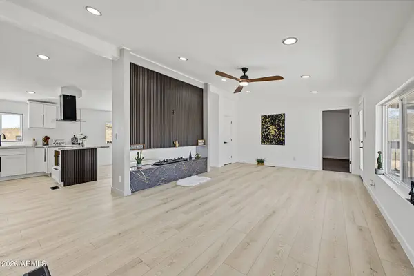 33235 S COLDWATER Road, Black Canyon City, AZ 85324