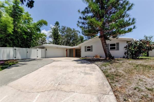 10744 DRUMMOND RD, Tampa, FL 33615