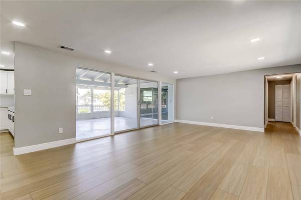 10744 DRUMMOND RD, Tampa, FL 33615