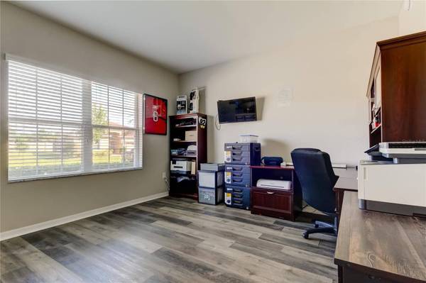 6648 CASTLE GREEN PL, Zephyrhills, FL 33541