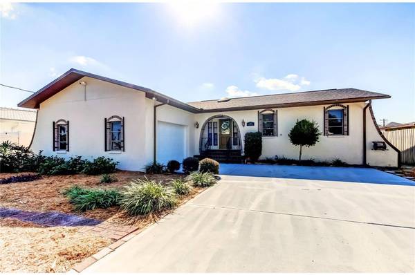 212 WESTWINDS DR, Palm Harbor, FL 34683