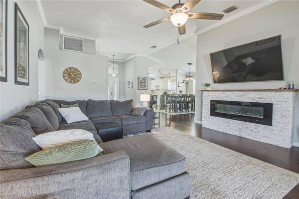 10215 CHARLESTON CORNER RD, Tampa, FL 33635