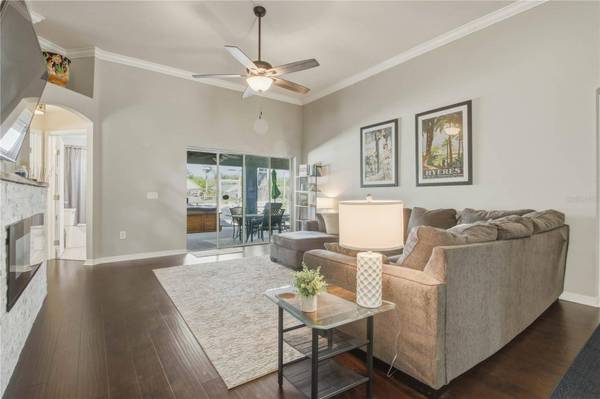 10215 CHARLESTON CORNER RD, Tampa, FL 33635