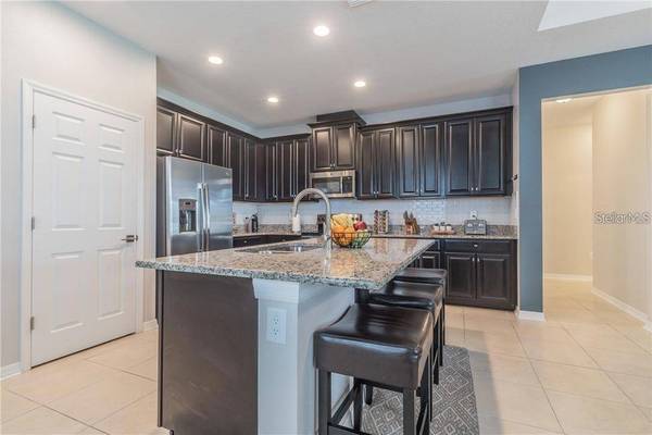 30927 PARROT REEF CT, Wesley Chapel, FL 33545