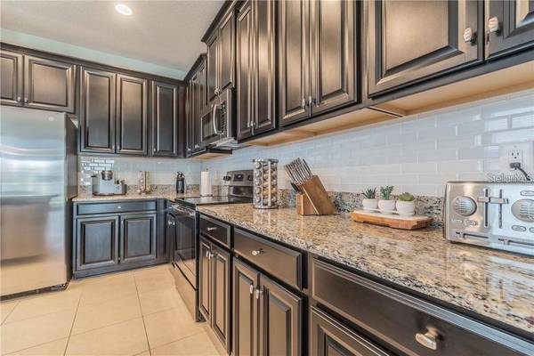 30927 PARROT REEF CT, Wesley Chapel, FL 33545