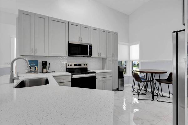 11113 BLOOMINGTON DR, Tampa, FL 33635