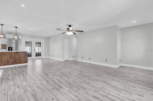 6832 SWAIN AVE, Tampa, FL 33625