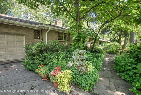 4451 Greenwood DR, Okemos, MI 48864