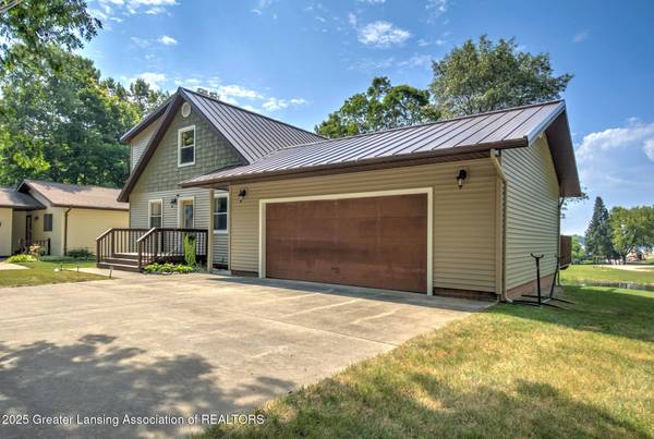 5235 King Henry CIR, Gladwin, MI 48624
