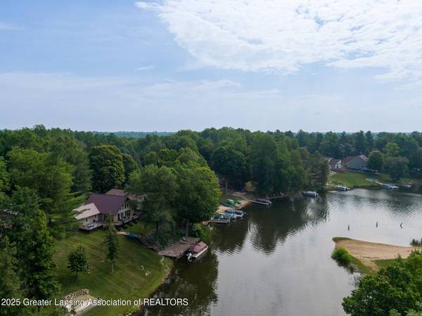 5235 King Henry CIR, Gladwin, MI 48624