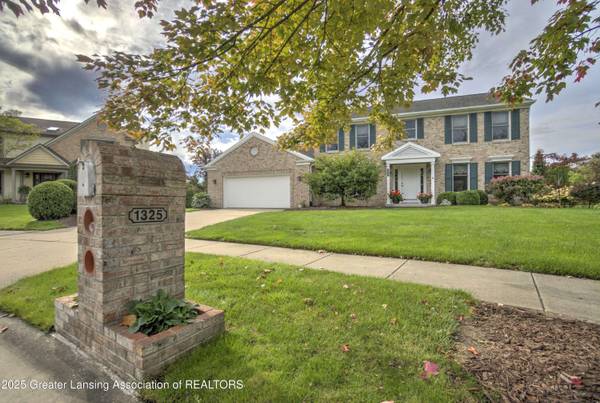 1325 Ivywood DR, Okemos, MI 48864