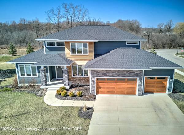 6101 Sleepy Hollow LN, East Lansing, MI 48823