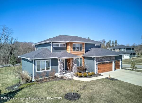 6101 Sleepy Hollow LN, East Lansing, MI 48823