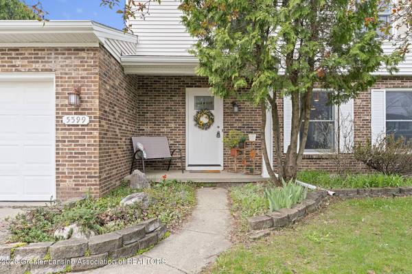 5599 Wood Valley DR, Haslett, MI 48840