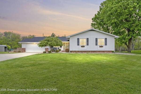 6066 Old River TRL, Lansing, MI 48917