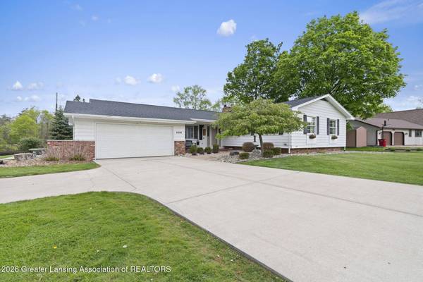 6066 Old River TRL, Lansing, MI 48917