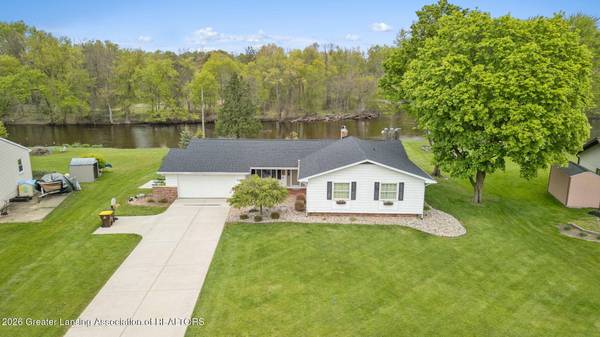 6066 Old River TRL, Lansing, MI 48917
