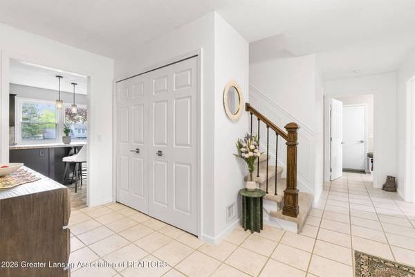 5784 N Green RD, Haslett, MI 48840