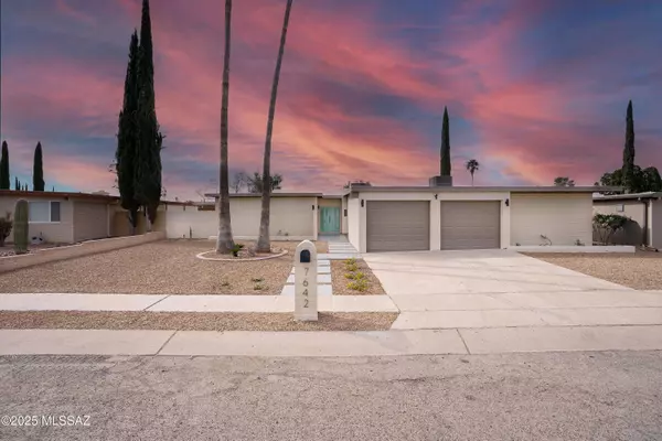7642 E Waverly Street, Tucson, AZ 85715