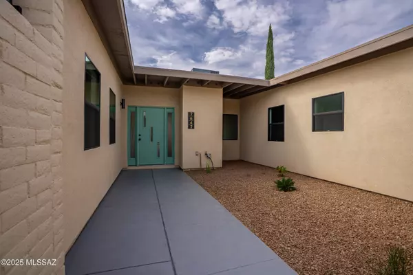 7642 E Waverly Street, Tucson, AZ 85715