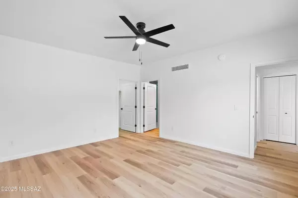 7642 E Waverly Street, Tucson, AZ 85715