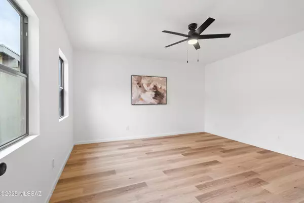 7642 E Waverly Street, Tucson, AZ 85715