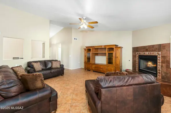 9622 E Paseo San Ardo, Tucson, AZ 85747