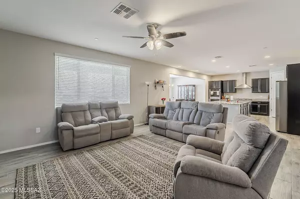 17225 S Alder Brooke Way, Vail, AZ 85641