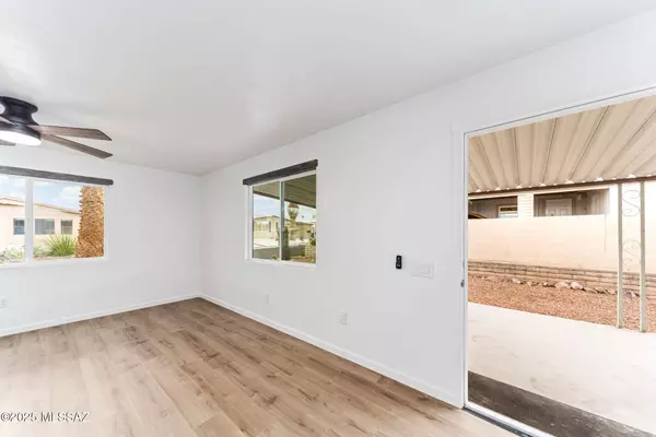 270 W Palma Drive, Green Valley, AZ 85614