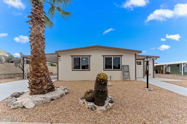 270 W Palma Drive, Green Valley, AZ 85614