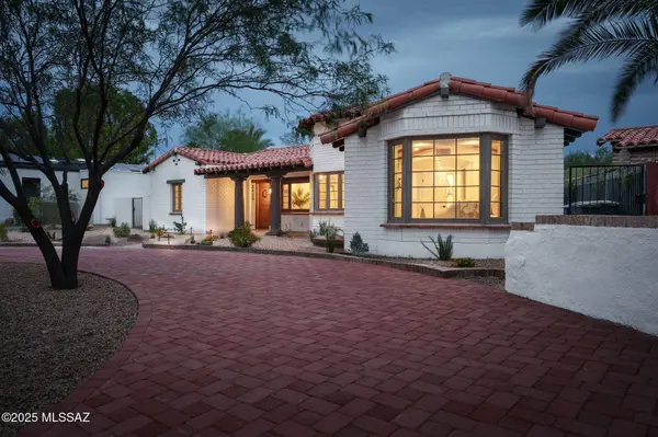 2424 E 8th St Street, Tucson, AZ 85719