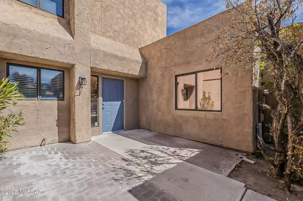 2979 E Winterhaven Drive, Tucson, AZ 85716