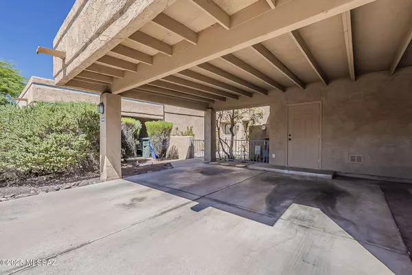 2979 E Winterhaven Drive, Tucson, AZ 85716